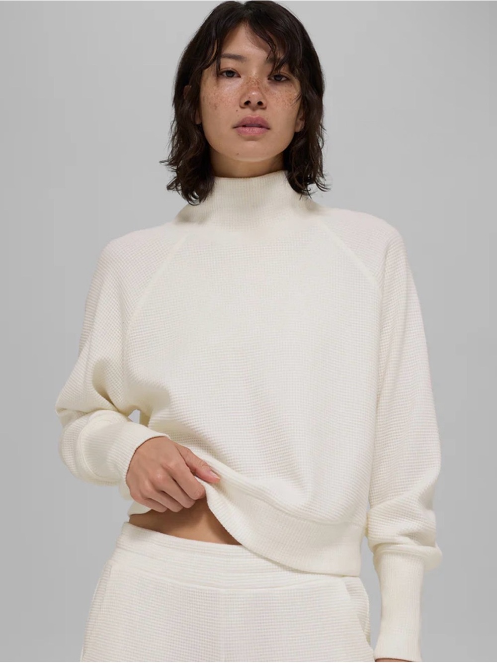 ALO Yoga Cream Waffle-Knit Turtleneck Sweater